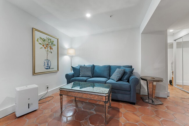 Foto del edificio - 235 Sunrise Ave