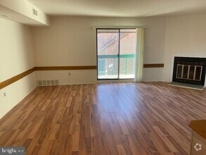 Building Photo - 3750 Clarendon Ave