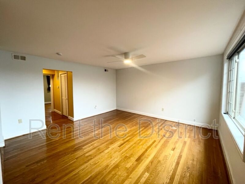 Foto principal - 718 Park Rd NW
