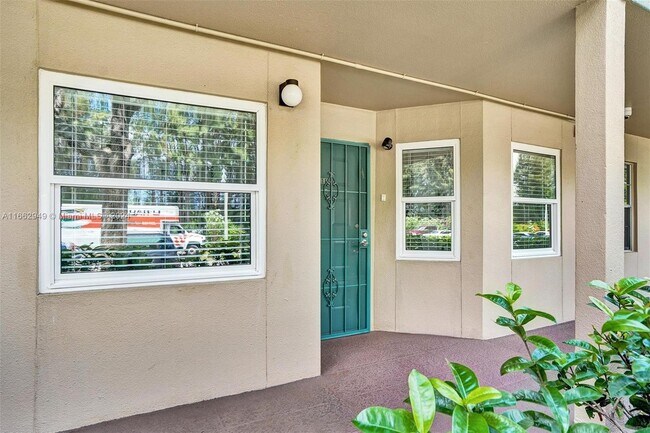 Foto del edificio - 650 SW 124th Terrace