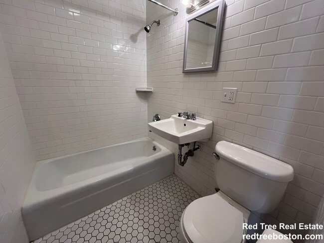 Photo - 172 N Beacon St Apartment