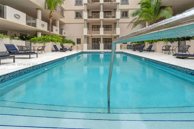 Building Photo - 1650 Galiano St