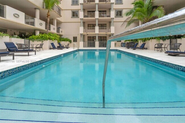 Foto del edificio - 1650 Galiano St