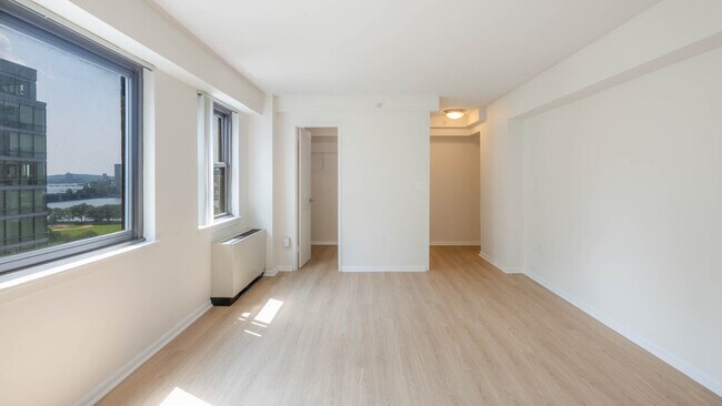 Building Photo - 5 Emerson Pl