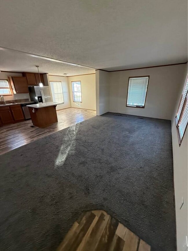 Foto del edificio - 1322 Cambridge Ln