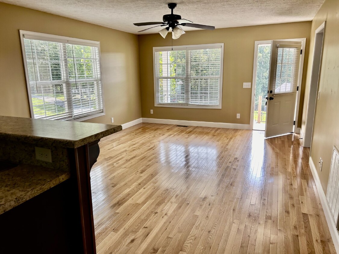 Foto principal - 3BD 2 BA HOME FOR RENT IN COOKEVILLE