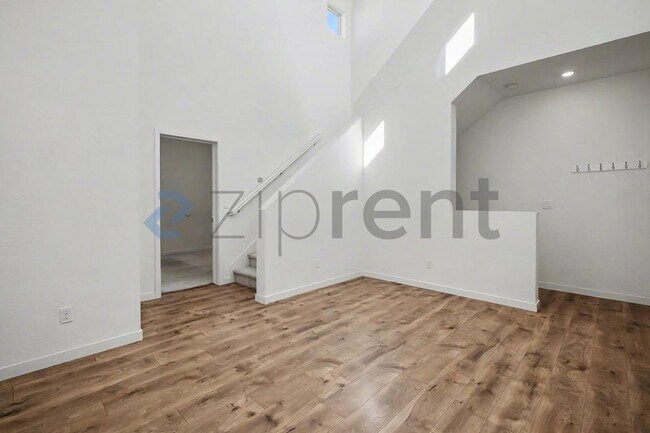 Foto del edificio - 450 Crate Ave