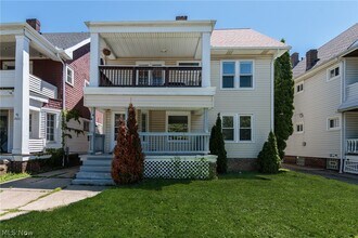 Building Photo - 2035 Chesterland Ave