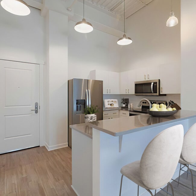 Building Photo - City View Apartments - 501 (501 S. Capitol, LLC)