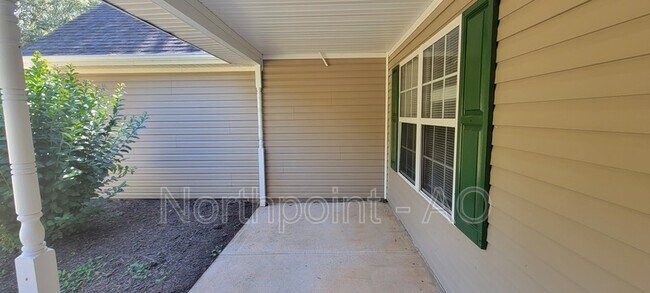 Foto del edificio - 484 McKneely Rd