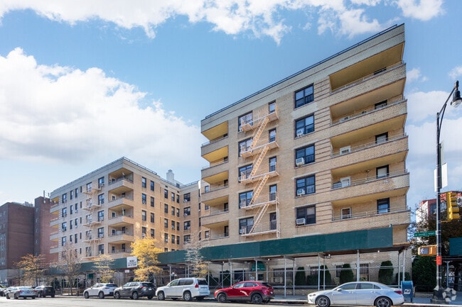 Foto del edificio - 2 W End Ave