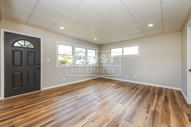 Foto del edificio - 1823 Rutland Ave