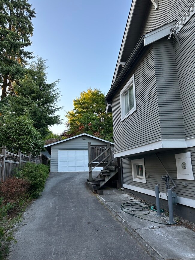 Building Photo - 3375 W 34th Ave