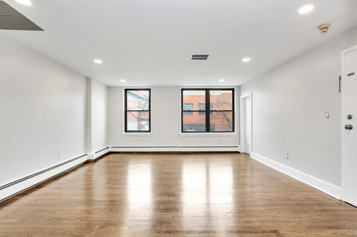 Living Room - 48 Greenwich Ave