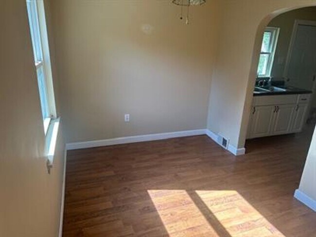 Foto del edificio - 3 bed/ 1 bath House for rent Clairton, PA
