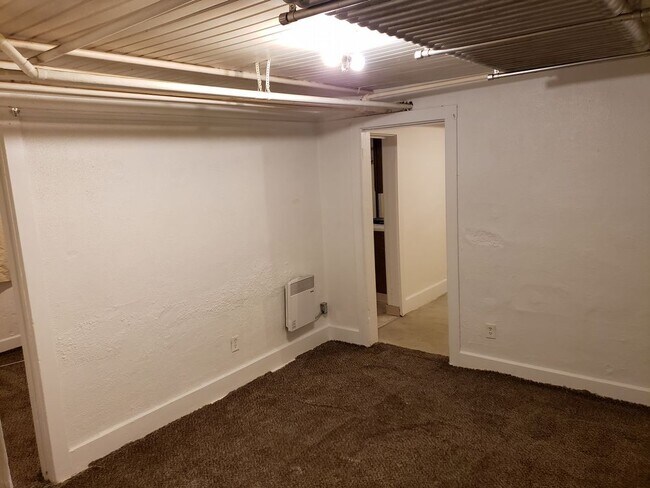 Foto del edificio - 746A S. 38th Street - 1 Bedroom Lower