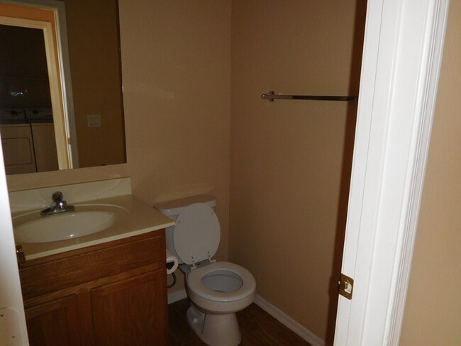 Building Photo - COMING SOON! Beautiful 4 Bed 2000+ SFT pro...