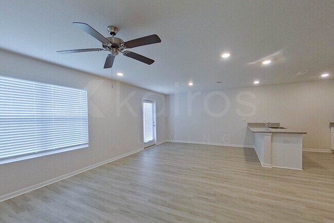 Foto del edificio - 110 Metalmark Dr