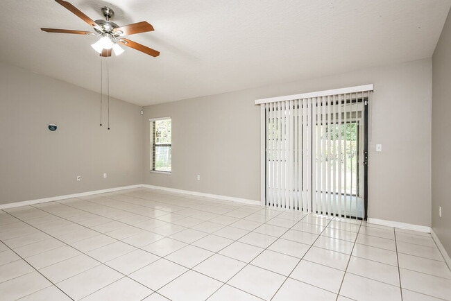 Building Photo - 805 Mountbatten Ln