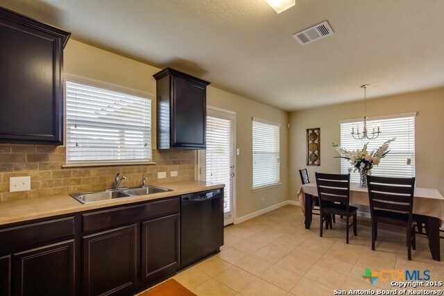 Building Photo - 786 Great Oaks Dr