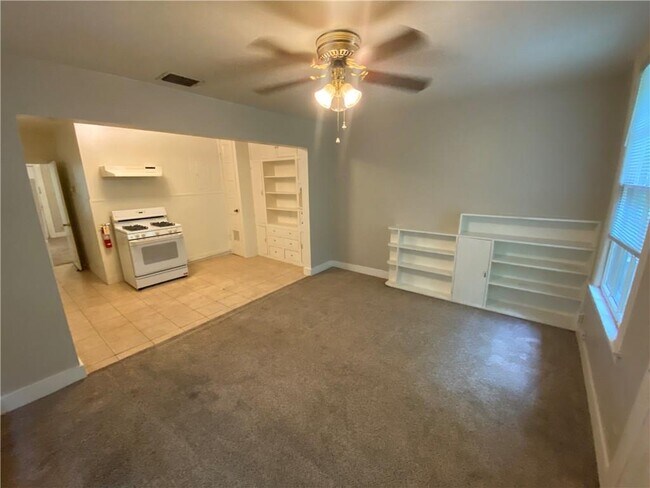 Foto del edificio - 1403 Drake Ave