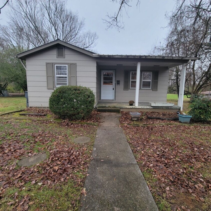 Primary Photo - 2/1- Cookeville City Limits- Rental Home