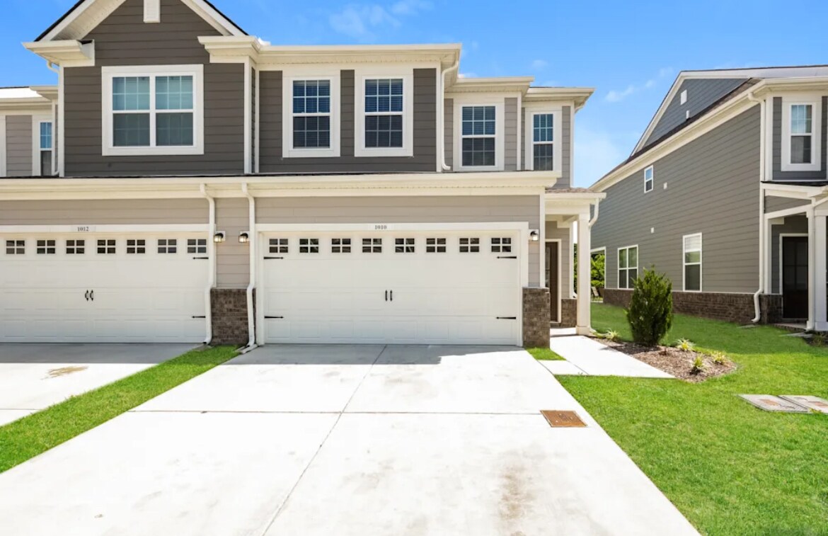 Foto principal - 1040 Legacy Ct