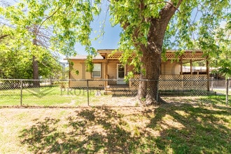 Building Photo - 1817 Catherine St