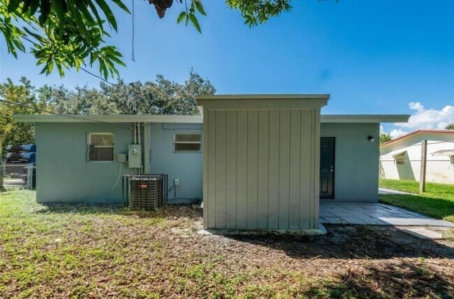 Foto del edificio - 1040 NW 23rd Ter