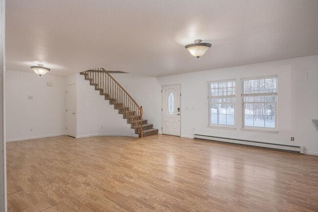 Foto del edificio - Spacious 5 Bedroom Home on 6 Acres – North Pole, Alaska