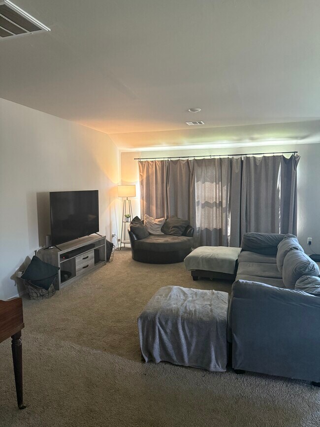 Foto del edificio - 3906 Elm Ridge St