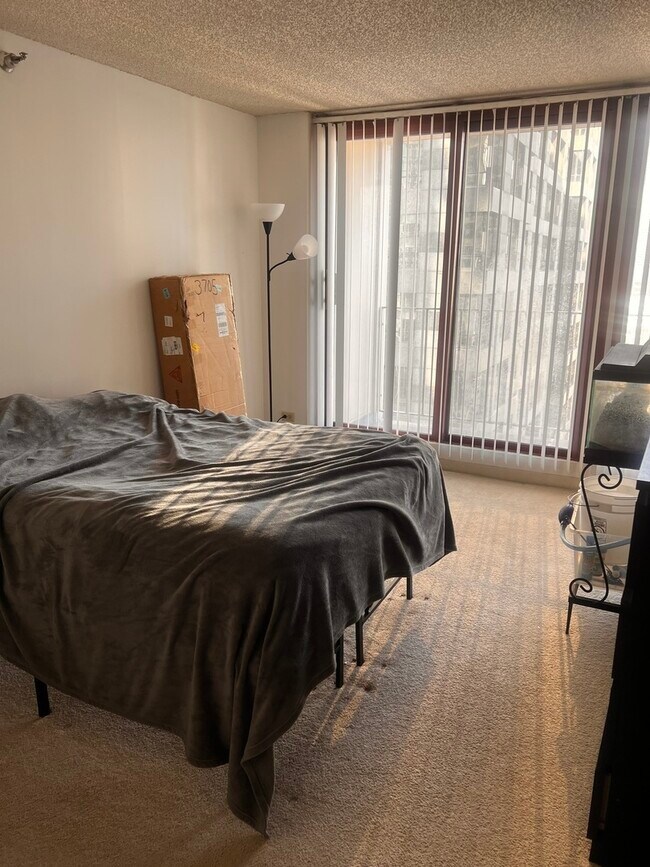 Building Photo - 200 N Dearborn St