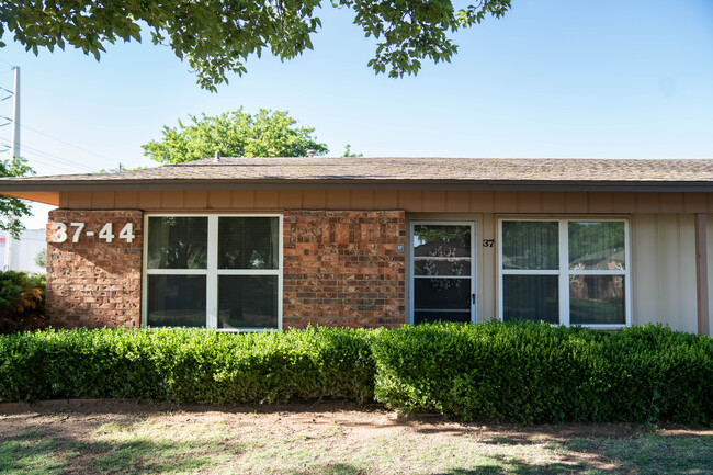 Foto del edificio - Southstead (Homestead) Apartments