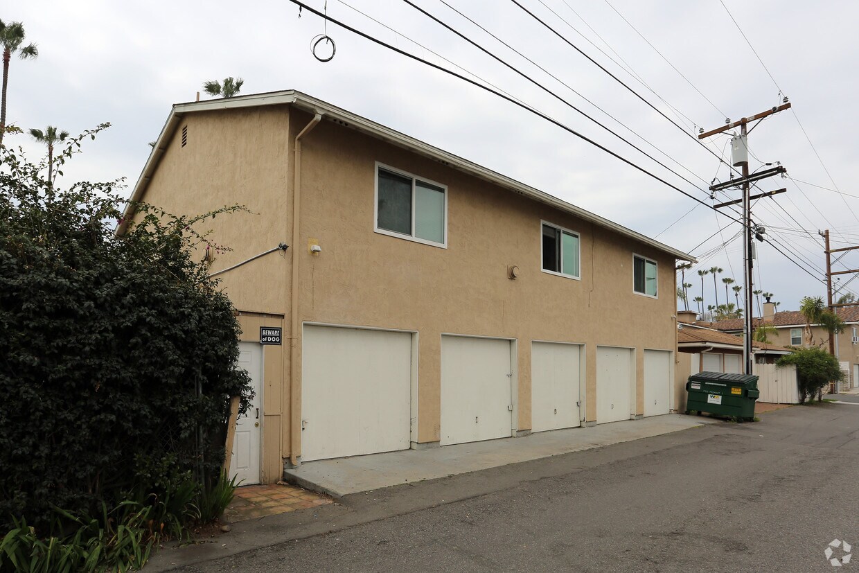 19061908 S Tremont St, Oceanside, CA 92054 Apartments in Oceanside