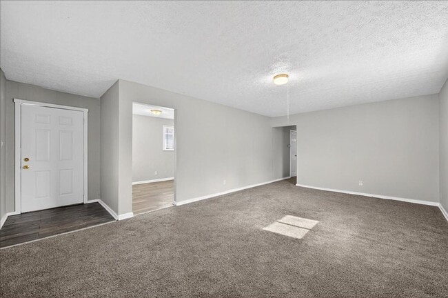 Photo - 3319 N Hawthorne Ln House