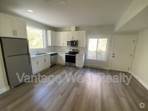 Building Photo - 1901 Northern Flicker Ct