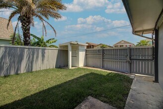 Building Photo - 2128 59th St Building Photo - 2128 59th St