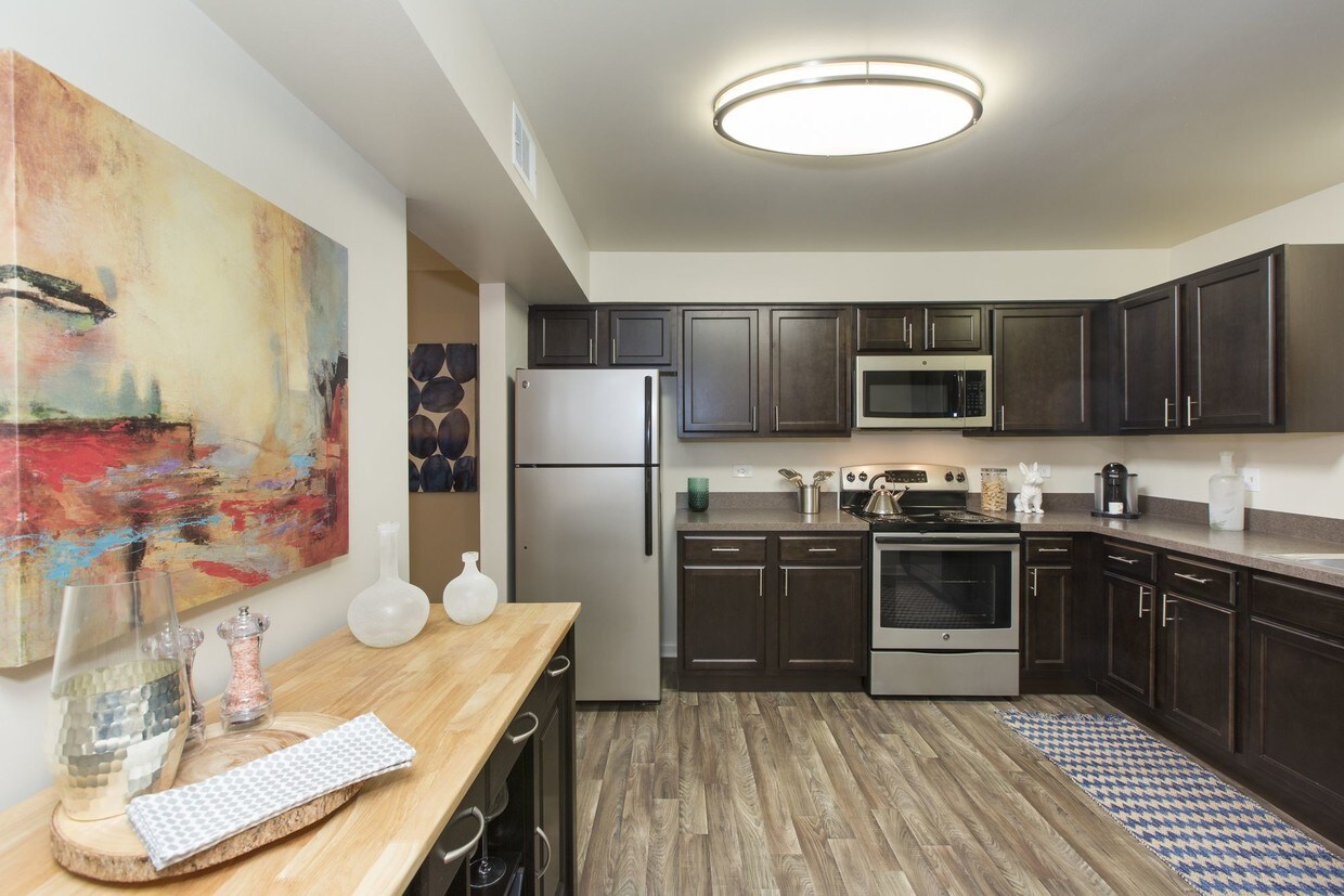 Bourbon Square Apartments Palatine, IL