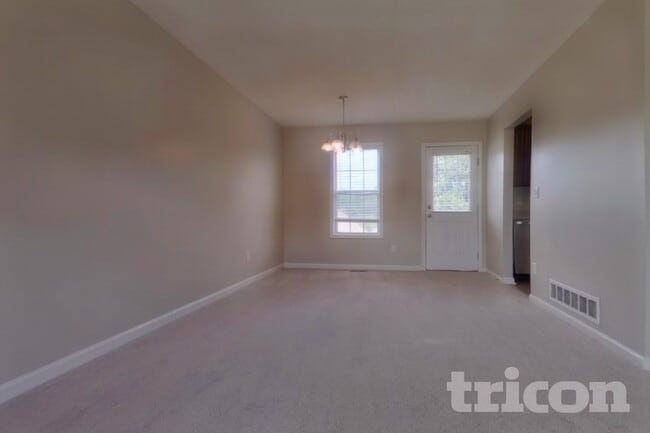 Building Photo - 404 Remington Ct