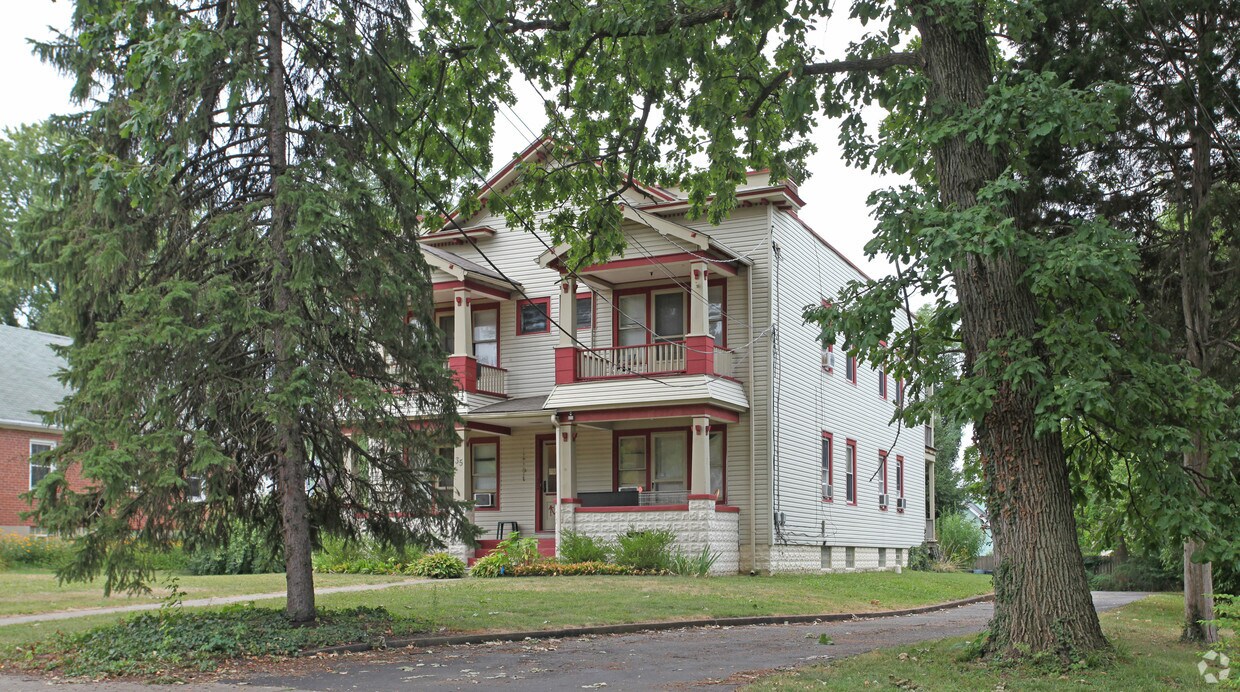 Building Photo - 35 Sherry Rd