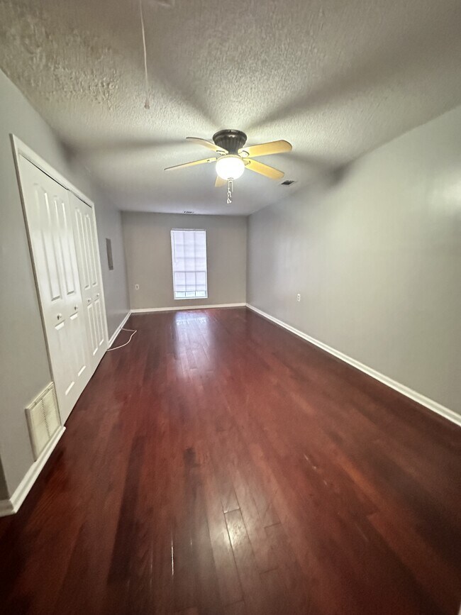 Foto del edificio - 1 Brandle Cove