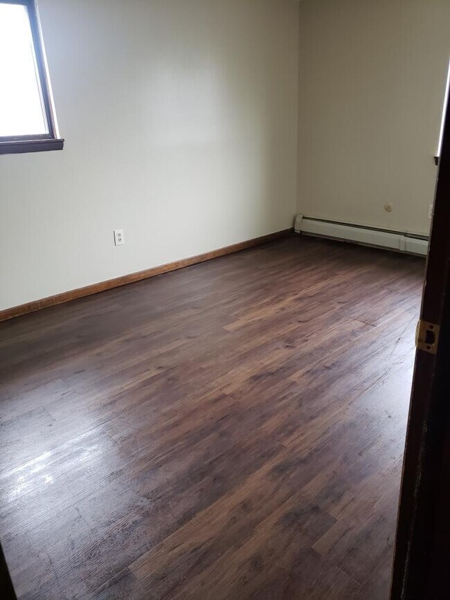 Bedroom - 194 Mead St