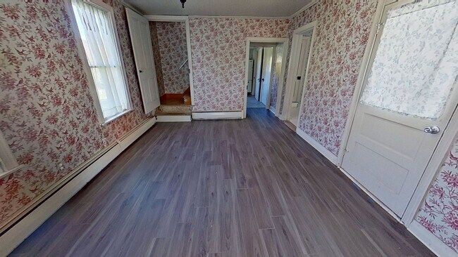 Building Photo - Country 3-Bedroom Farmhouse