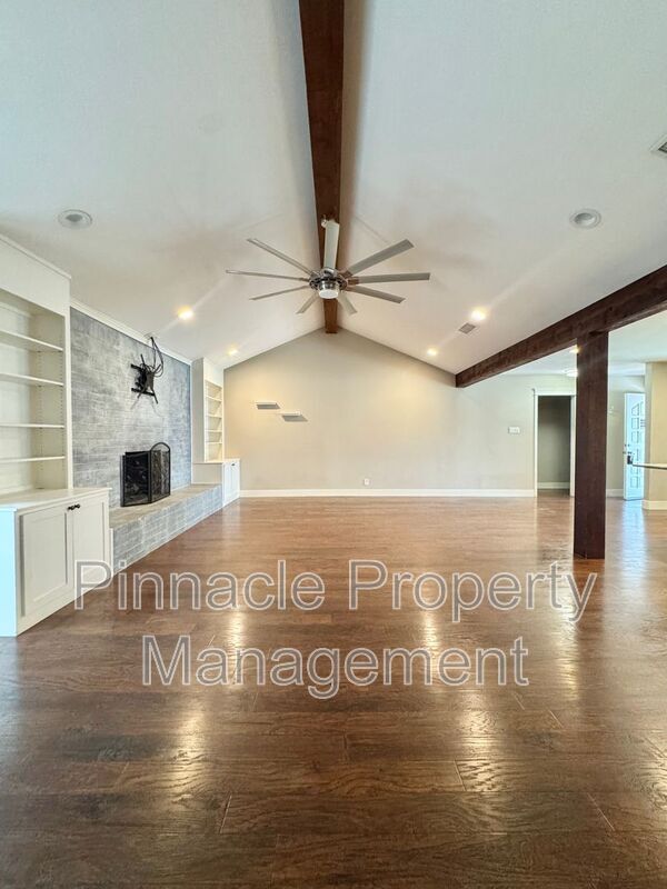 Building Photo - 3330 Briargrove Ln