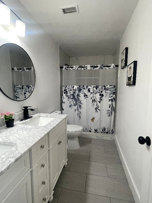 Photo - 634 Meadowvale Dr House