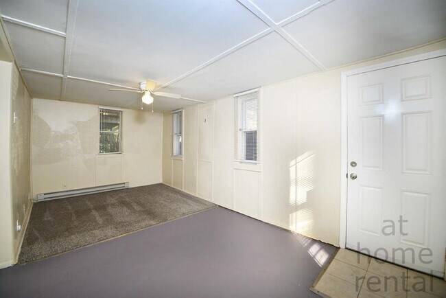 Building Photo - 1614 S Cheyenne Ave