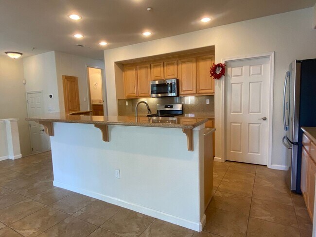 Building Photo - Dublin Ranch Village 2 bd / 2.5 bath