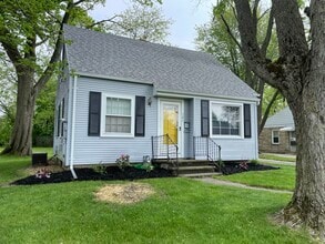 Building Photo - 121 S Masters Ct