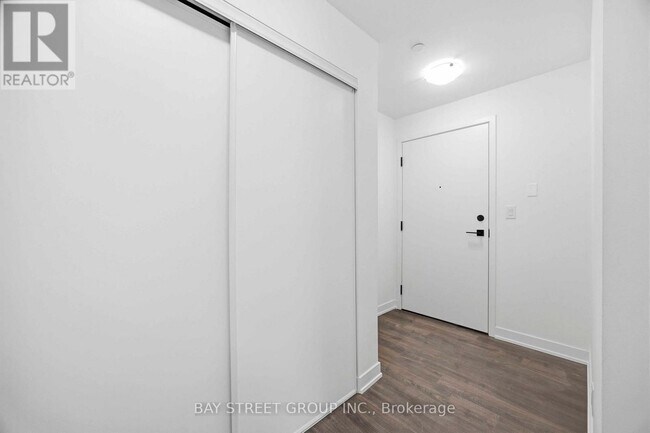 Photo du bâtiment - 8119 Birchmount Rd