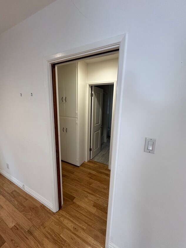 Primary Photo - 1122 Euclid St